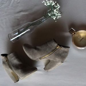 Steve madden 5.5 tan suede heel booties